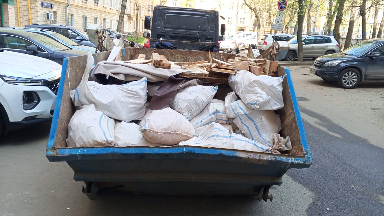 Вывоз мусора из магазина в Одинцове в октябре