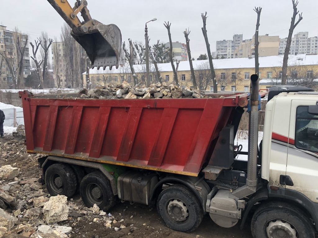 Вывоз мусора Камазом в Одинцове в октябре