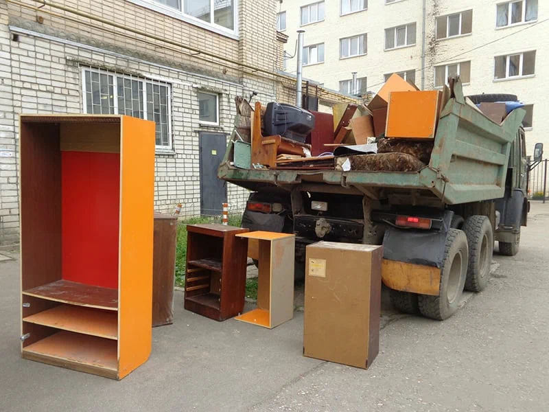 Вывоз шкафа в Одинцове от ПроМусор — недорого, демонтаж, утилизация, вывоз из квартиры от 880 руб