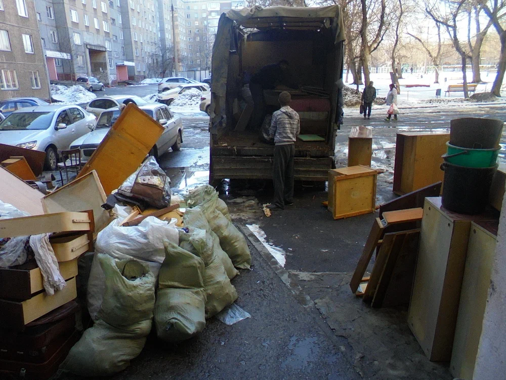 Вывоз мусора из подвала с утилизацией в Одинцове в октябре