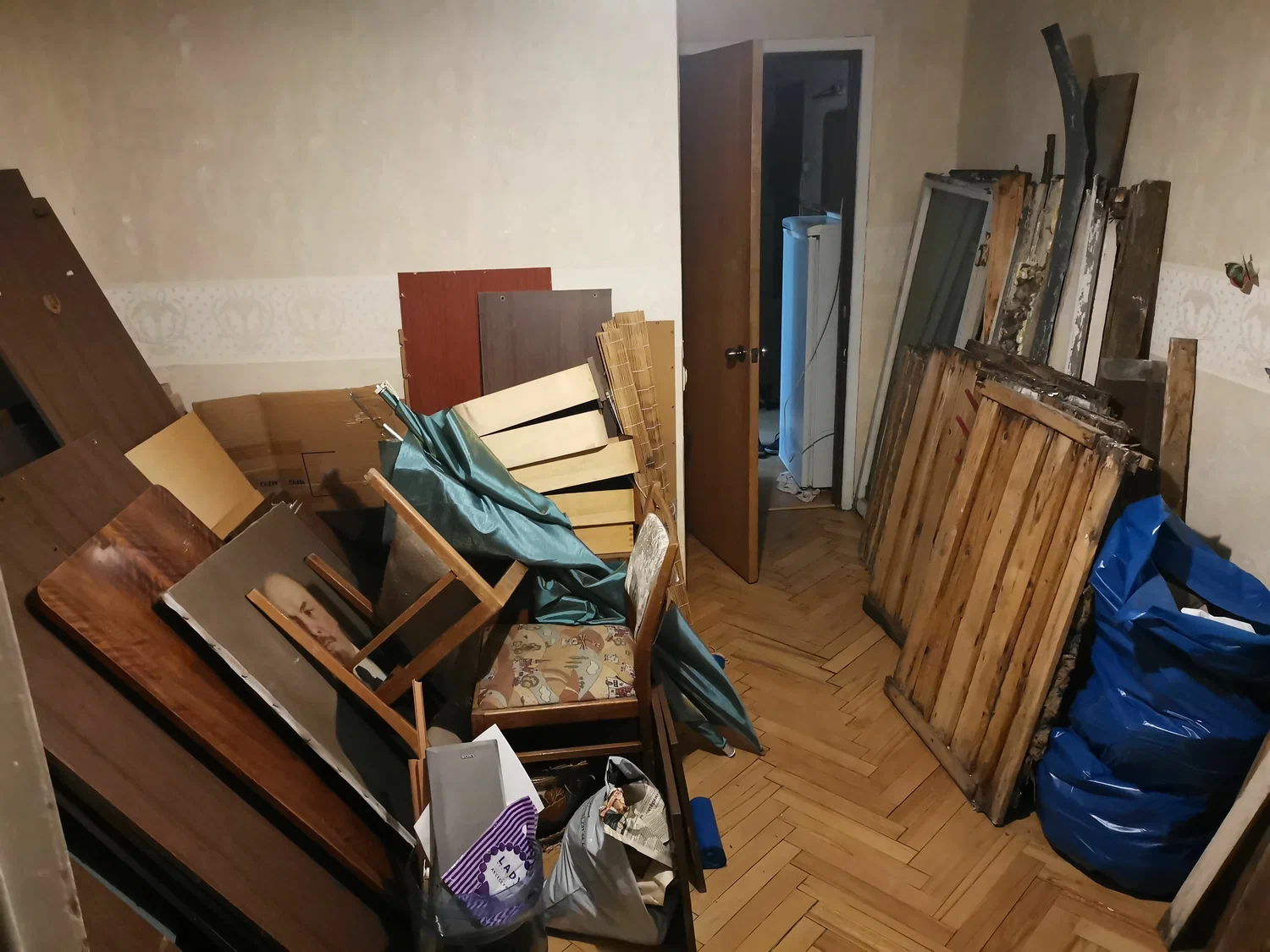 Демонтаж мебели с вывозом и утилизацией в Одинцове в октябре